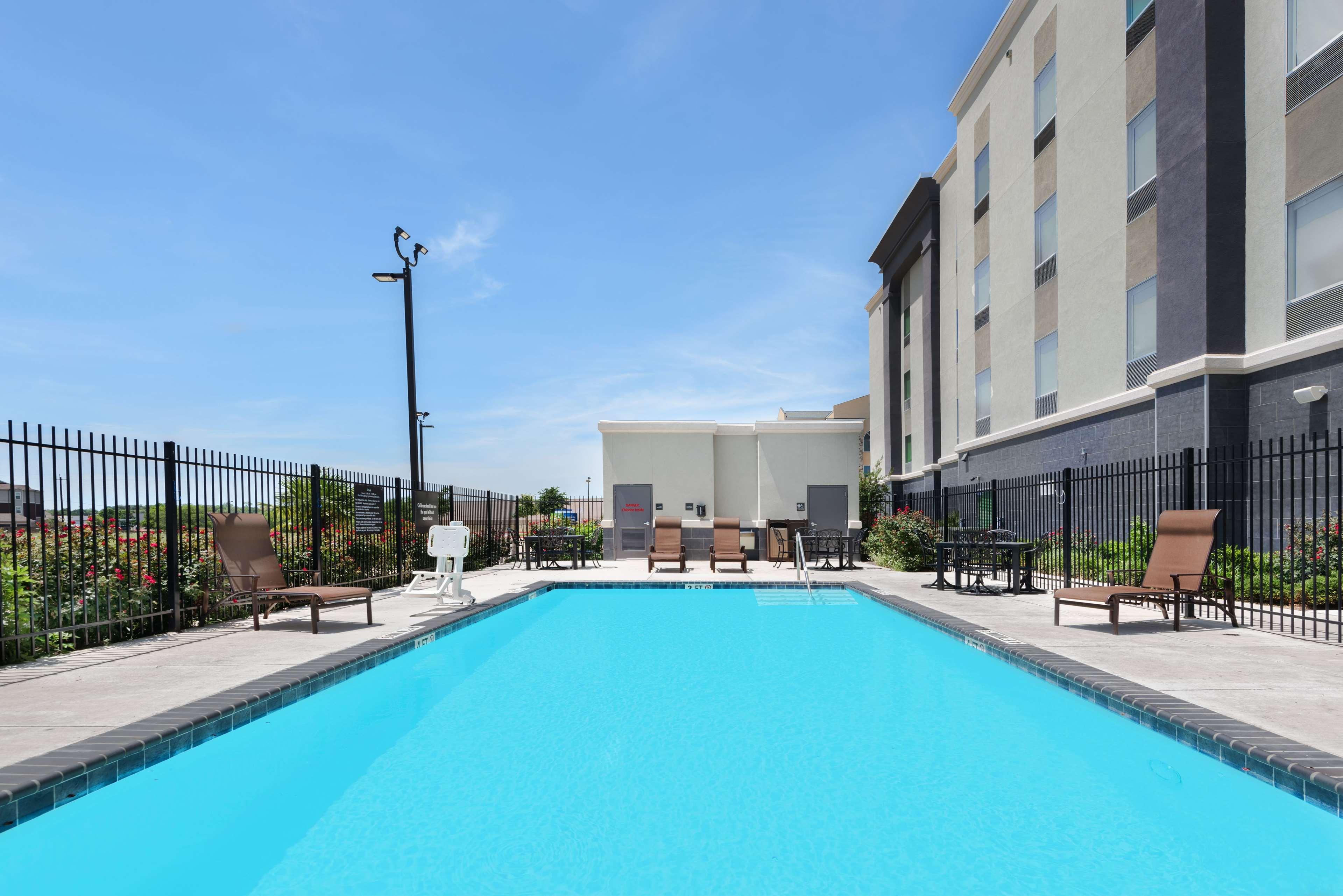 Hampton Inn & Suites San Antonio Brooks City Base, Tx Exterior foto
